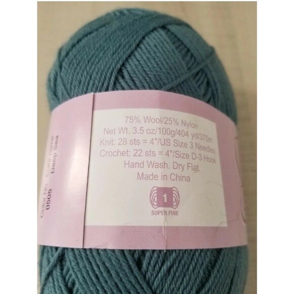 5th Avenue Toe-riffic wool blend sock yarn Deep Sea color 1 large skein, 404 yds - Picture 4 of 4